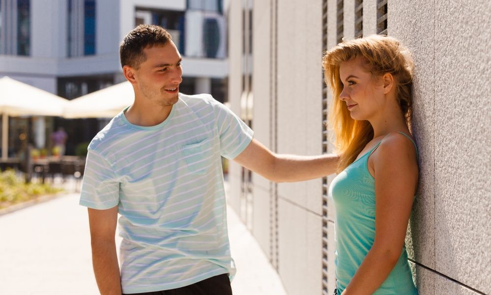 comment draguer une fille dans la rue